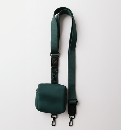 Dark teal shoulder strap upgrade for settle mats – comfortable and sleek design. Adjustable strap and treat pouch for settle training – secure and easy to use.