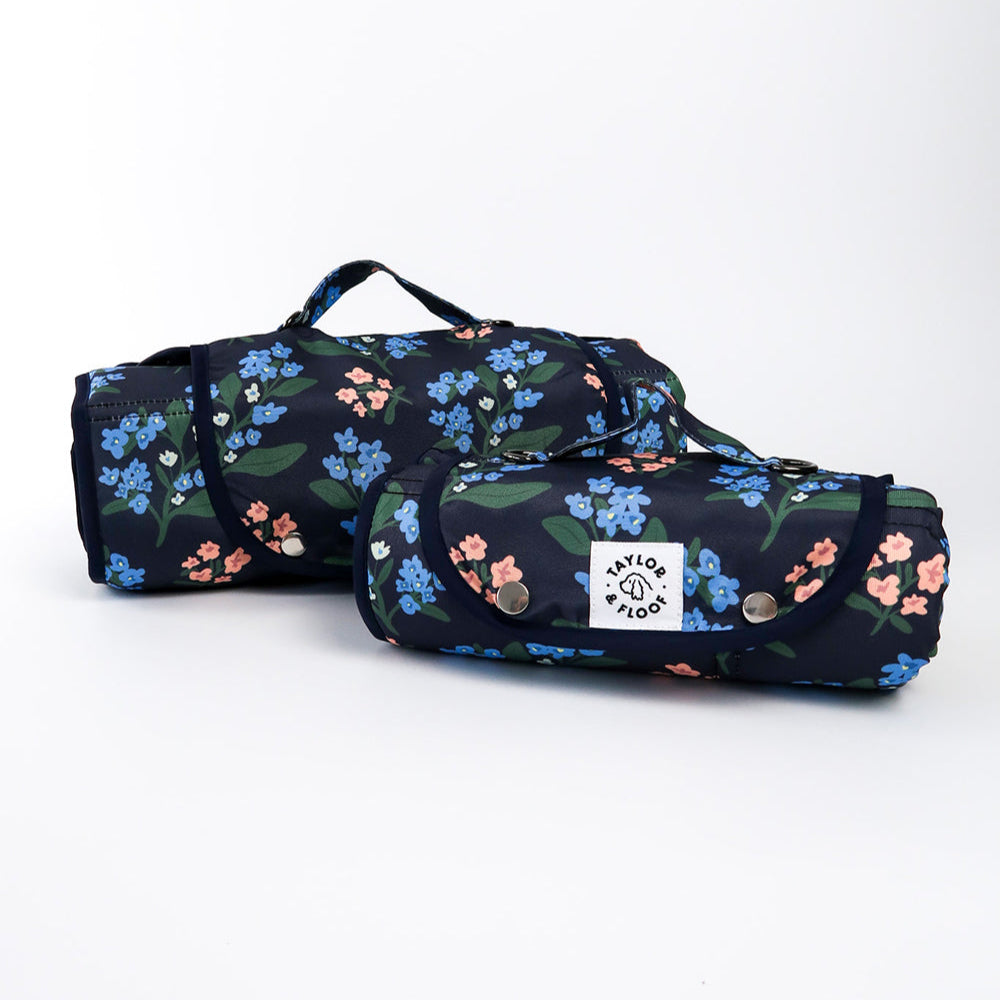 Midnight Meadow dog settle mat with floral pattern – perfect for calming and training dogs in style.