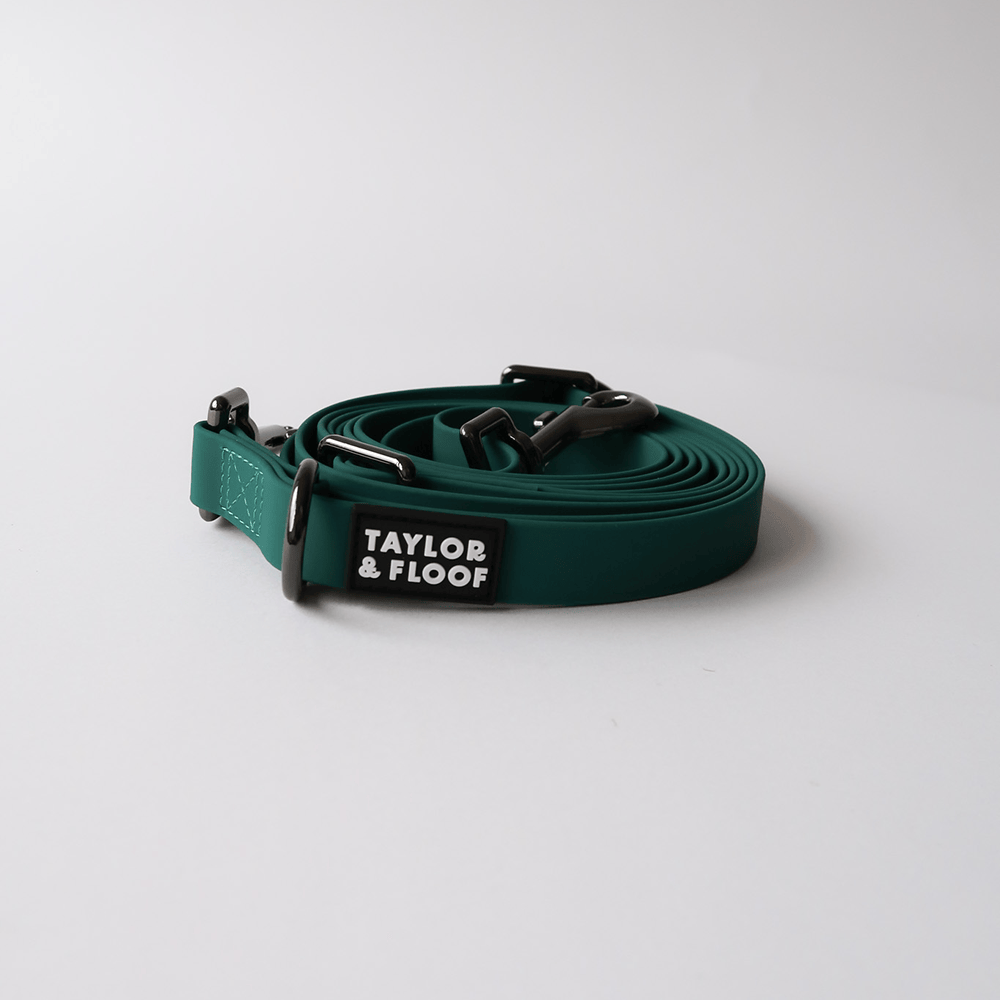 Dark Teal waterproof hands free lead. Perfect for dogs who love mud. Easy to clean material, comes in two sizes a large and small. 