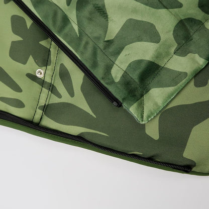 Pitta Pocket settle mat in dark green, perfect for travel and training. Removable blanket.